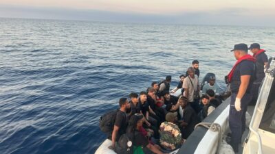 İZMİR (AA) – İzmir'in Menderes ve Foça ilçelerinde 44 düzensiz