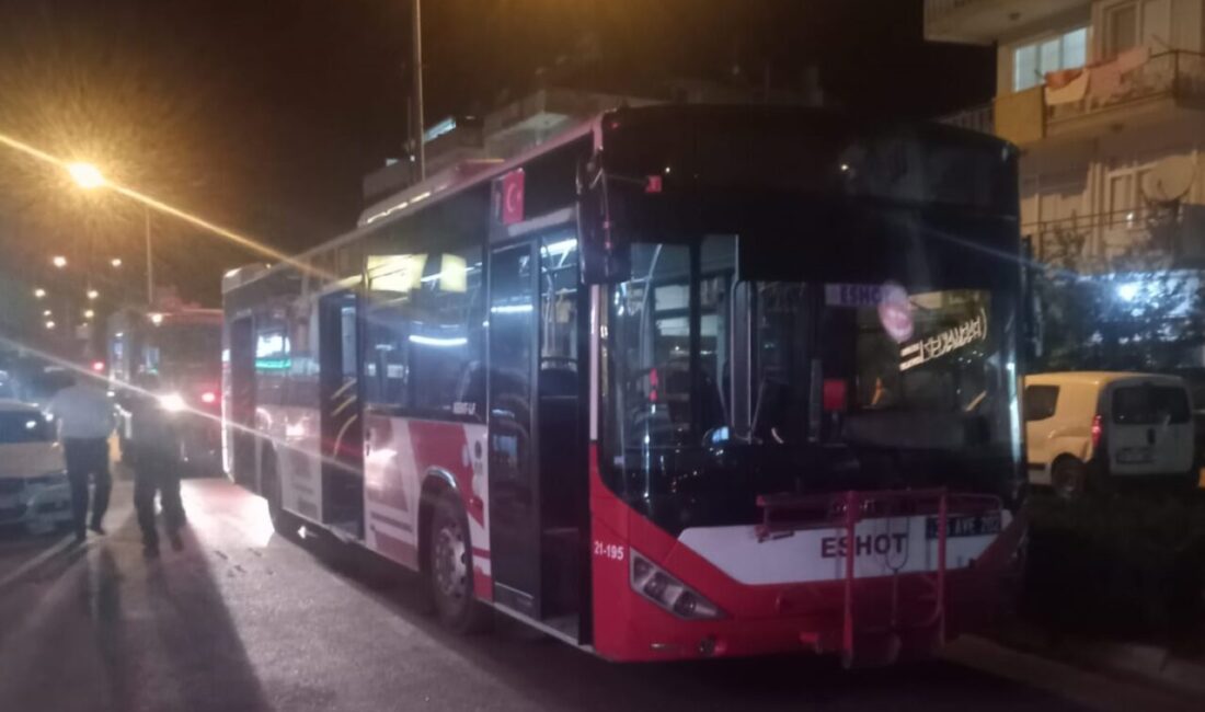 İZMİR (AA) – İzmir'in Bayındır ilçesinde belediye otobüsünde çıkan yangında