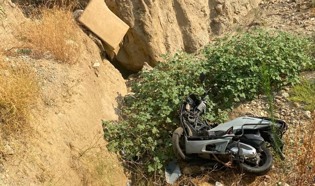 İZMİR (AA) – İzmir'in Tire ilçesinde devrilen motosikletin 18 yaşındaki