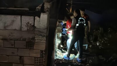İZMİR (AA) – İzmir'in Çiğli ilçesinde bir evde çıkan yangında