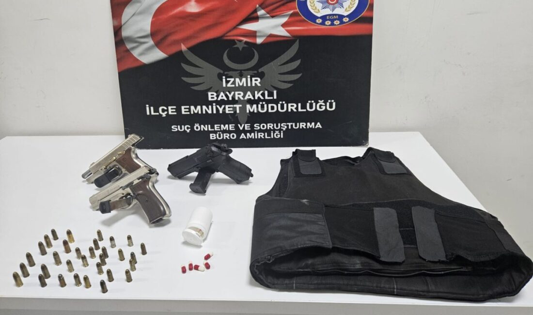 İZMİR (AA) – İzmir'in Bayraklı ilçesinde evinde çelik yelek, ruhsatsız