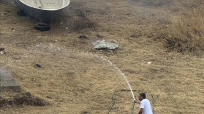 İZMİR (AA) – İzmir'in Karşıyaka ilçesinde otluk alanda çıkan yangına