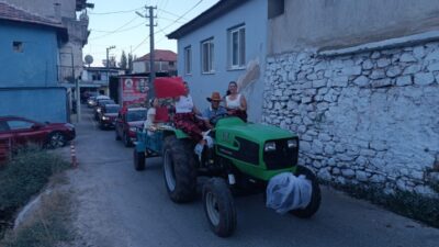 İZMİR (AA) – İzmir'in Torbalı ilçesine bağlı Dağkızılca Mahallesi'nde "Şalvar