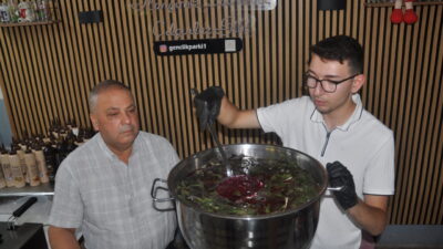 - Yaz aylarında yeşil elmalı, salatalıklı ve naneli içeceklerin yanı