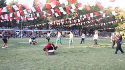 KAHRAMANMARAŞ (AA) – Kahramanmaraş'ta Ağustos Fuarı kapsamında 28. Geleneksel Karakucak
