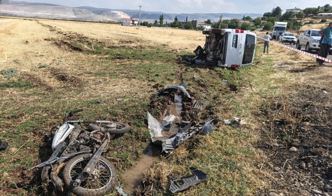 KAHRAMANMARAŞ (AA) – Kahramanmaraş'ın Pazarcık ilçesinde motosiklet ile hafif ticari