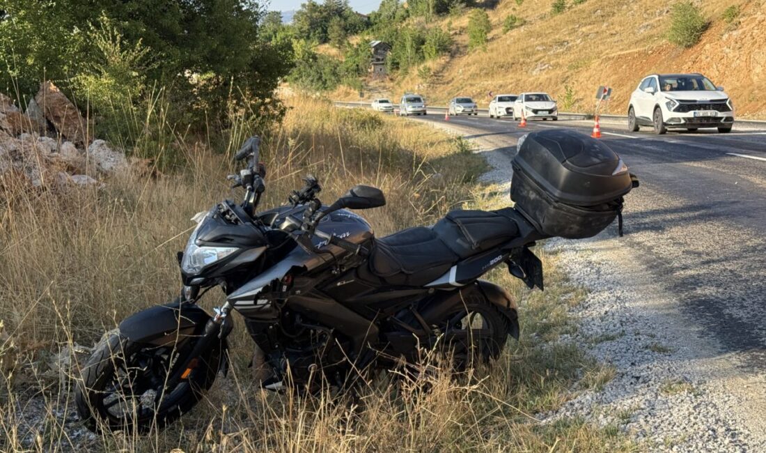 KAHRAMANMARAŞ (AA) – Kahramanmaraş'ın Göksun ilçesinde motosikletin yön tabelasına çarpması