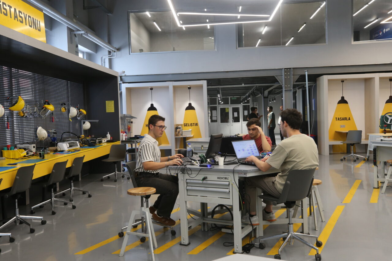 KARABÜK (AA) – Karabük Üniversitesi (KBÜ) öğrencilerinden oluşan PARTECH Haberleşme