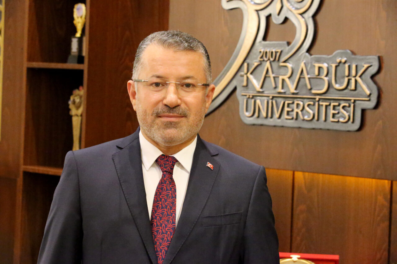 - Rektör Prof. Dr. Fatih Kırışık:
- "Karabük, Safranbolu Tarihi Çarşısı'yla,