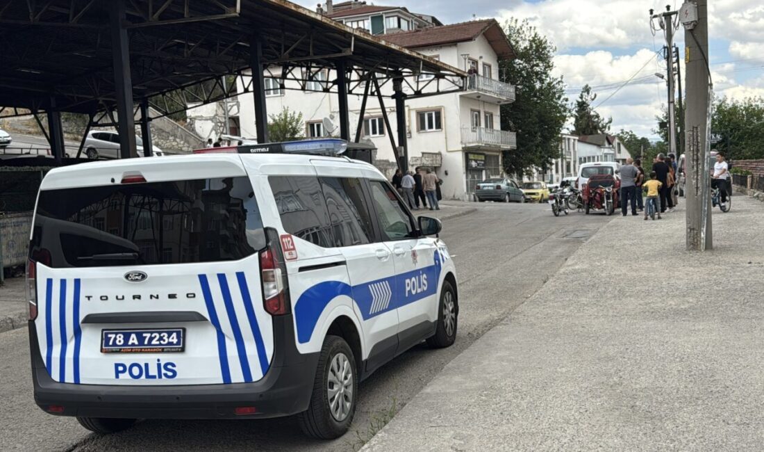 KARABÜK (AA) – Karabük'te hafif ticari araçla çarpışan elektrikli motosikletteki