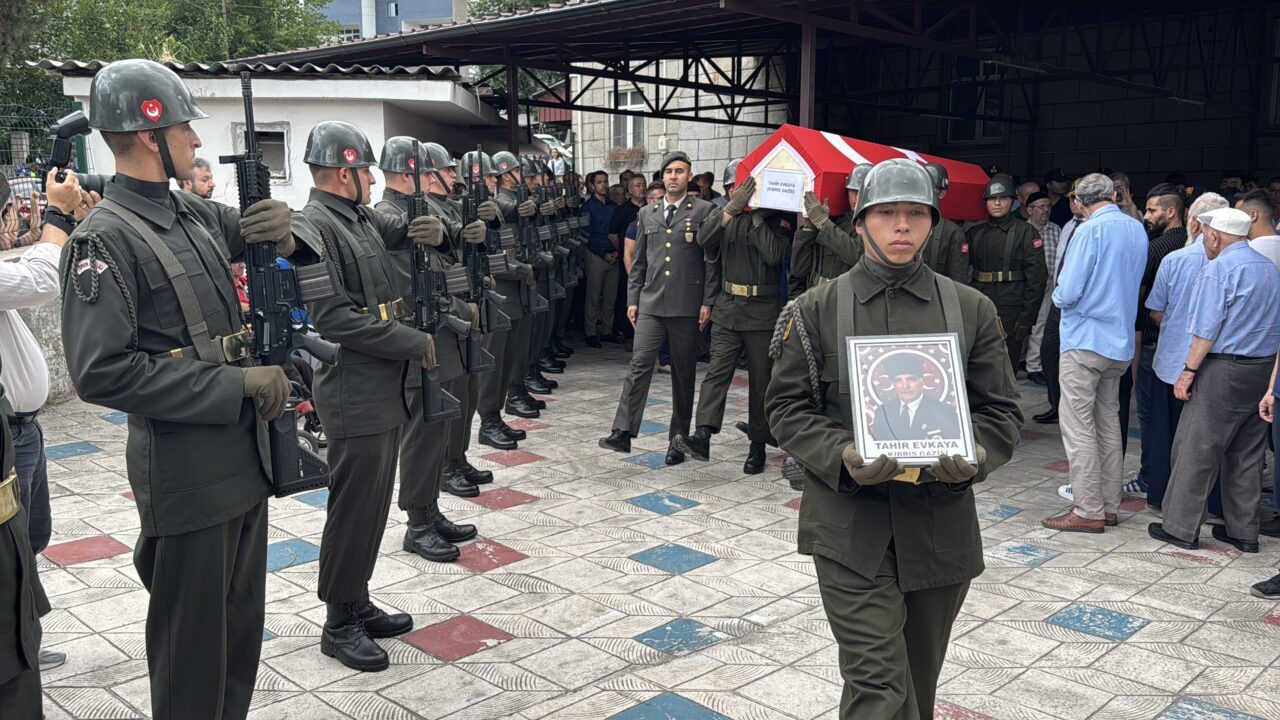 KARABÜK (AA) – Karabük'te tedavi gördüğü hastanede 73 yaşında vefat