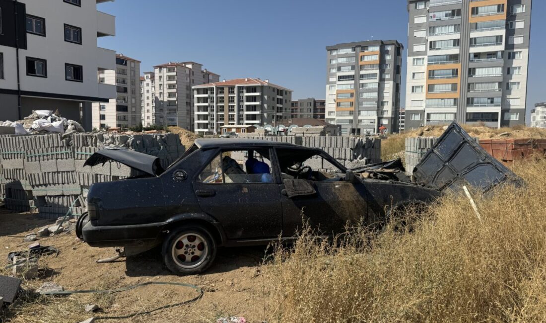 KARAMAN (AA) – Karaman'da kaldırıma çarpıp takla atan otomobilin sürücüsü