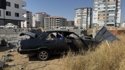 KARAMAN (AA) – Karaman'da kaldırıma çarpıp takla atan otomobilin sürücüsü