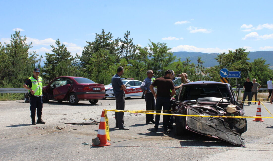 KASTAMONU (AA) – Kastamonu'da iki otomobilin çarpışması sonucu 1 kişi