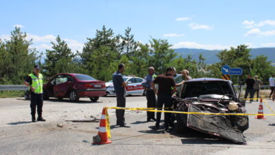 KASTAMONU (AA) – Kastamonu'da iki otomobilin çarpışması sonucu 1 kişi
