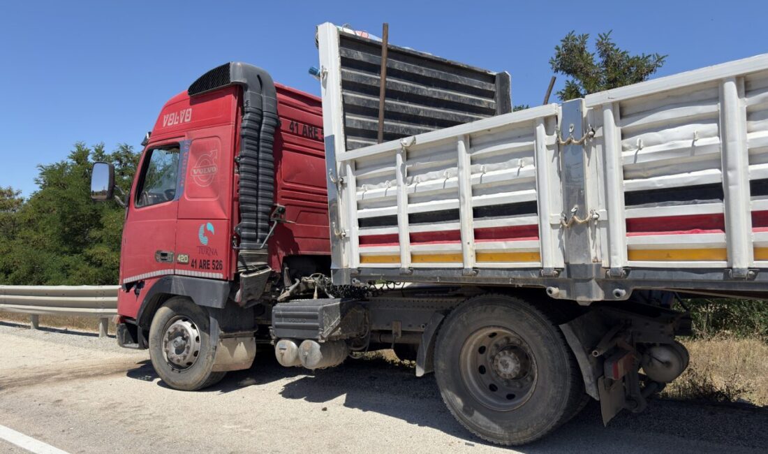KASTAMONU (AA) – Kastamonu’nun Seydiler ilçesinde tırla çarpışan traktörün sürücüsü
