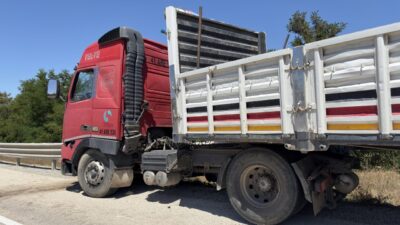 KASTAMONU (AA) – Kastamonu’nun Seydiler ilçesinde tırla çarpışan traktörün sürücüsü