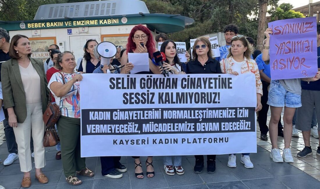 KAYSERİ (AA) – Kayseri Kadın Platformu üyeleri, dün Talas ilçesinde