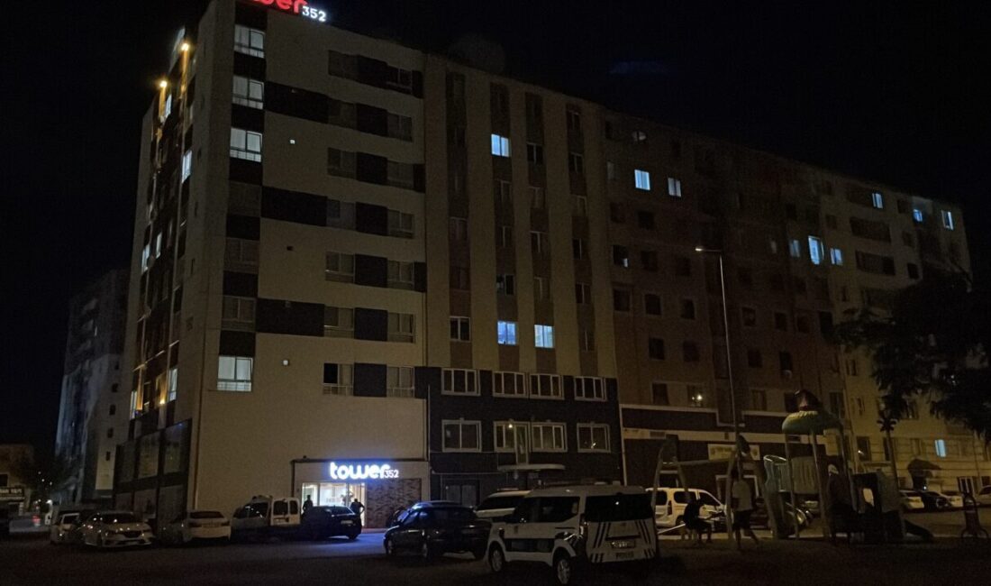 KAYSERİ (AA) – Kayseri'nin merkez Melikgazi ilçesinde kaldığı rezidansta rahatsızlanan