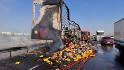 KAYSERİ (AA) – Kayseri'de seyir halindeki tırın cips yüklü dorsesinde