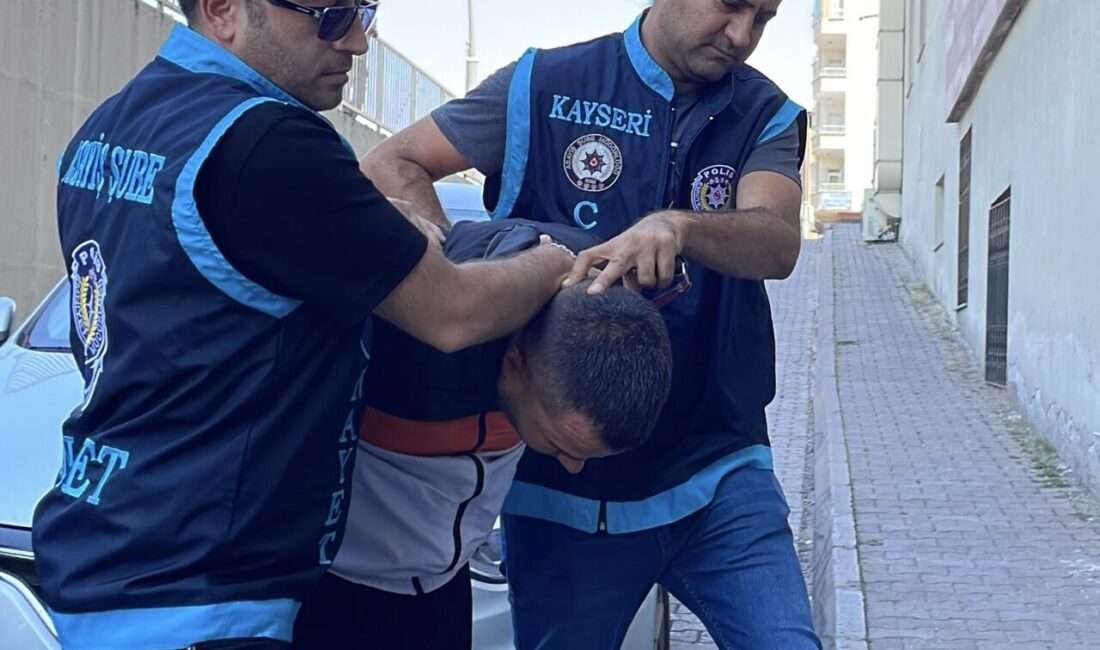 KAYSERİ (AA) – Kayseri'nin merkez Kocasinan ilçesinde tartıştığı kişiyi bıçaklayarak