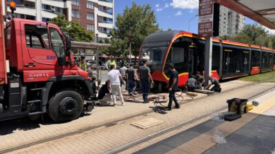 KAYSERİ (AA) – Kayseri'nin Melikgazi ilçesinde tramvayın çarptığı yaya ağır