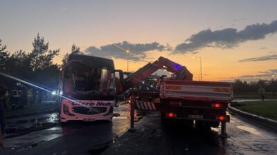 KAYSERİ (AA) – Kayseri'nin Melikgazi ilçesinde yolcu otobüsü ile benzin