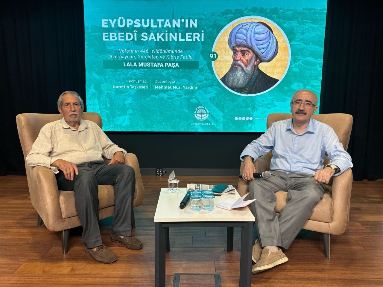 - Tarihçi yazar Nurettin Taşkesen:
- "Bugünkü Kıbrıs'ın Türk ve Müslüman