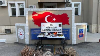 KİLİS (AA) – Kilis'te kaçak kazı yapan 4 şüpheli, jandarma