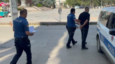 KIRIKKALE (AA) – Kırıkkale'deki silahlı kavgada tartıştığı kişiyi tabancayla vuran