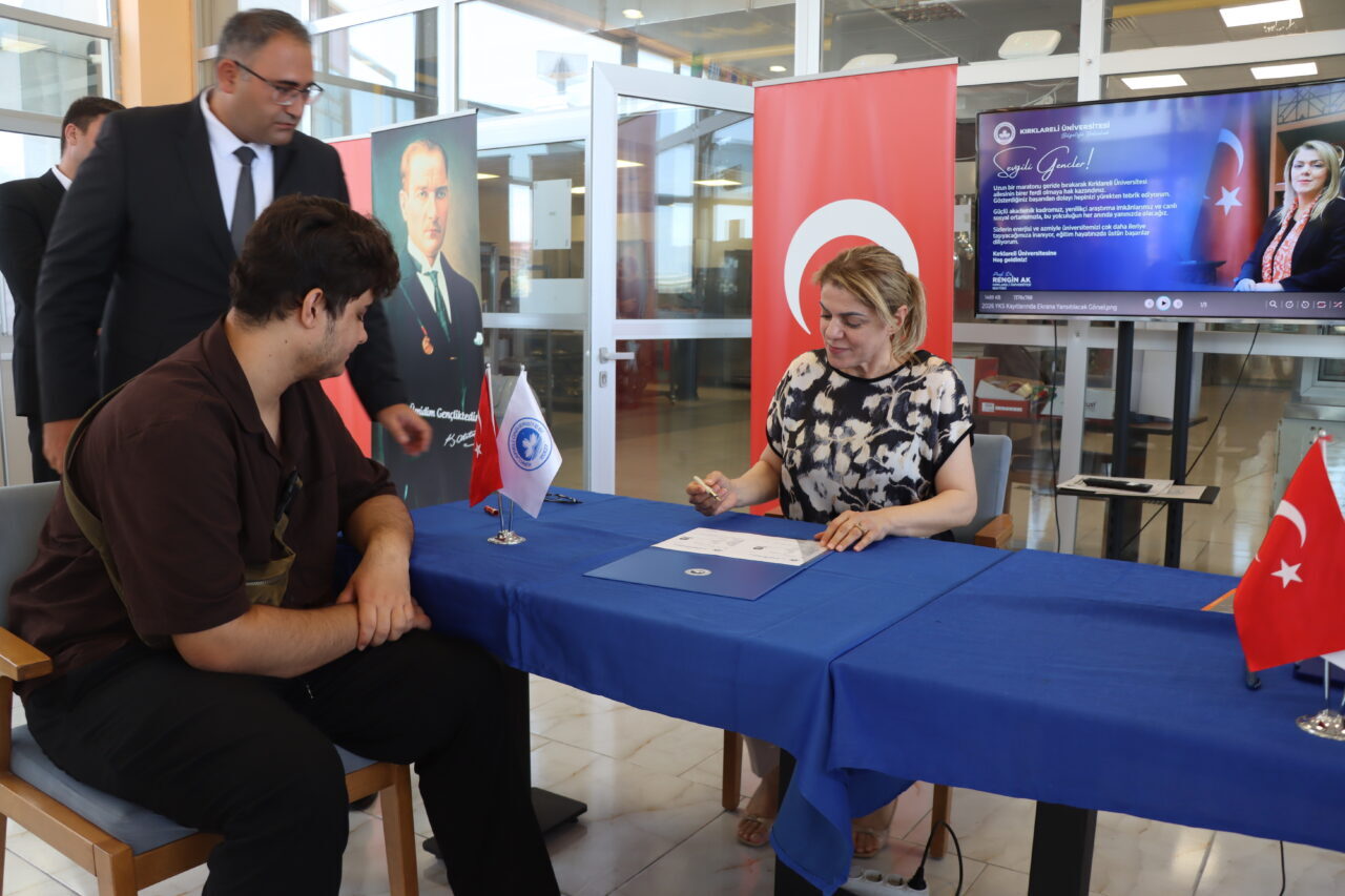 - Rektör Prof. Dr. Rengin Ak:
Kırklareli Üniversitesi olarak modern altyapımız,