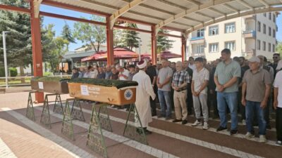 KIRŞEHİR (AA) – Kırşehir'in Kaman ilçesinde tartıştığı oğlu tarafından bıçaklanarak