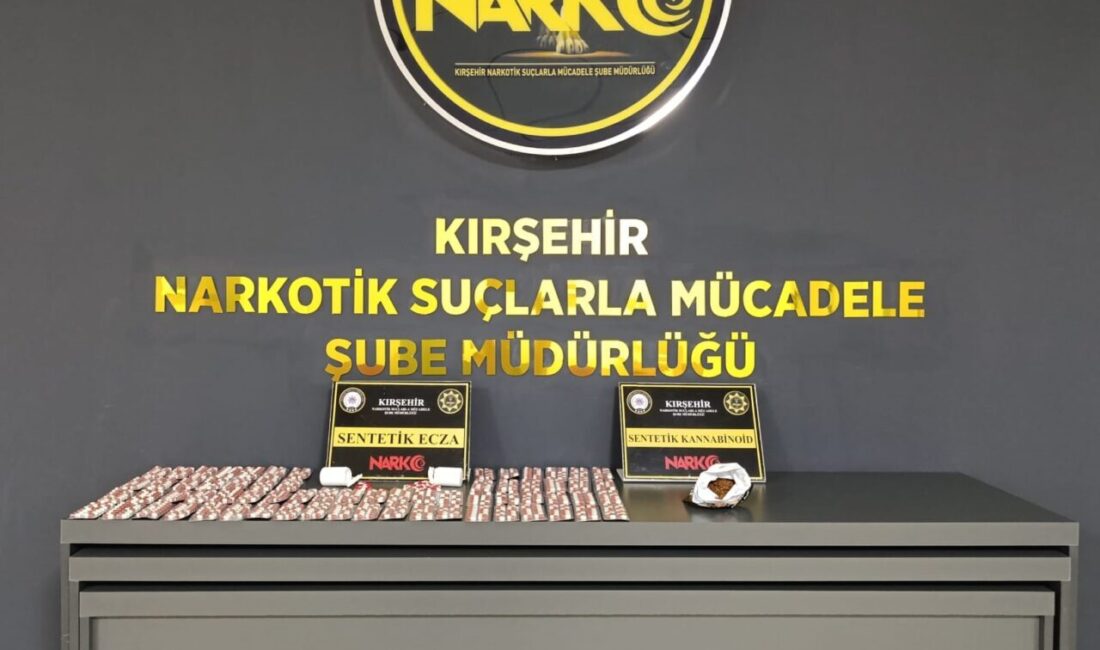 KIRŞEHİR (AA) – Kırşehir'de düzenlenen operasyonda 978 sentetik uyuşturucu hap