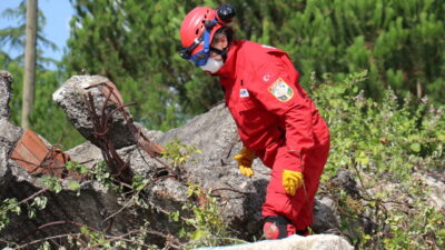 - Kentte 57 gönüllünün katıldığı tatbikatta, afet senaryoları üzerinden ekiplerin