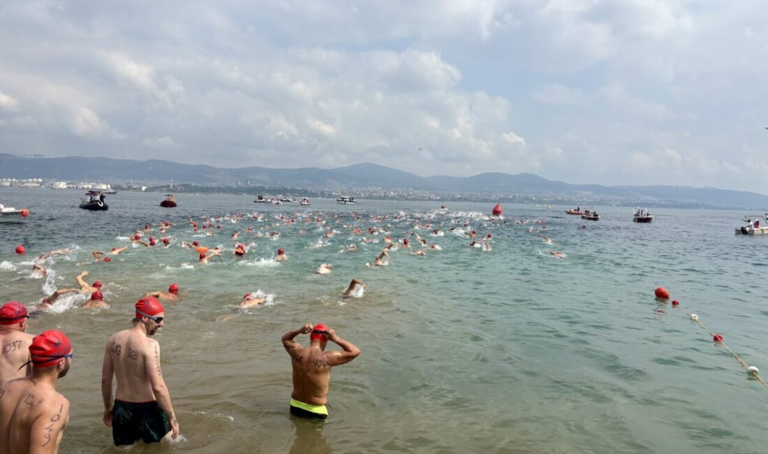 KOCAELİ (AA) – Kocaeli'de düzenlenen Ulusal Açık Su Yüzme Yarışları'na