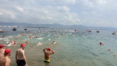 KOCAELİ (AA) – Kocaeli'de düzenlenen Ulusal Açık Su Yüzme Yarışları'na
