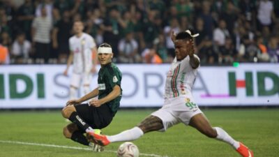 - Kocaelispor: 1 - Amed Sportif Faaliyetler: 0 (İlk yarı)