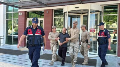 KASTAMONU (AA) – Kastamonu'nun Çatalzeytin ilçesinde, tabancayla 1 kişi öldürüp