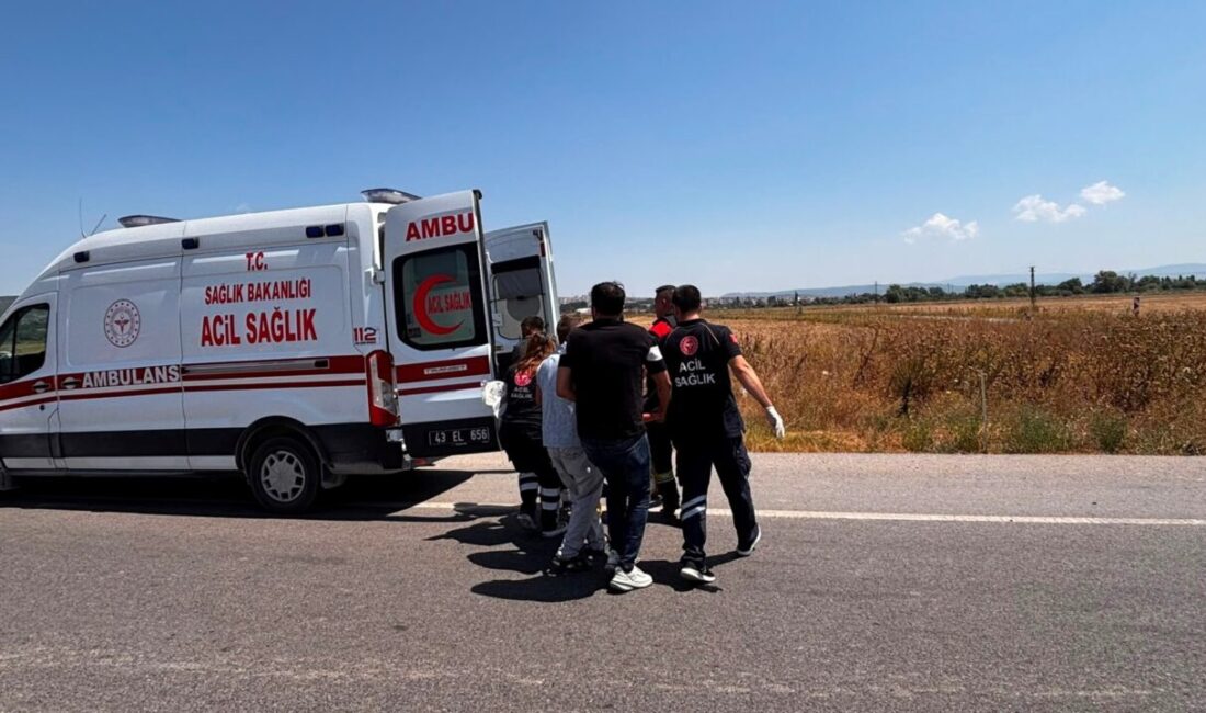 KÜTAHYA (AA) – Kütahya'nın Tavşanlı ilçesinde iki otomobilin çarpışması sonucu
