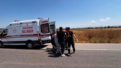 KÜTAHYA (AA) – Kütahya'nın Tavşanlı ilçesinde iki otomobilin çarpışması sonucu