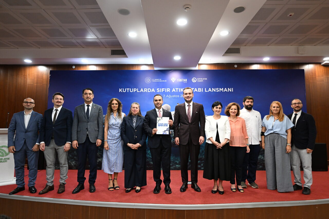 - TÜBİTAK Kutup Araştırmaları Enstitüsü Müdürü Prof. Dr. Burcu Özsoy:
-