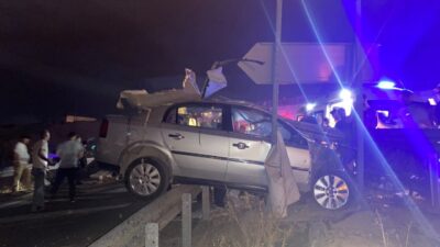 MALATYA (AA) – Malatya'da refüje çarpan otomobilin sürücüsü hayatını kaybetti.