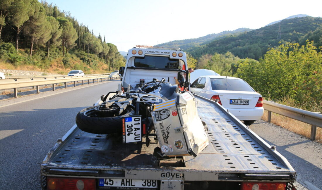 MANİSA (AA) – Manisa'nın Yunusemre ilçesinde bariyere çarpan motosikletin sürücüsü