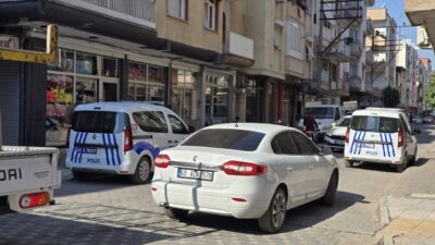 MANİSA (AA) – Manisa'nın Turgutlu ilçesinde, tartıştığı eşinin boğazını sıkan