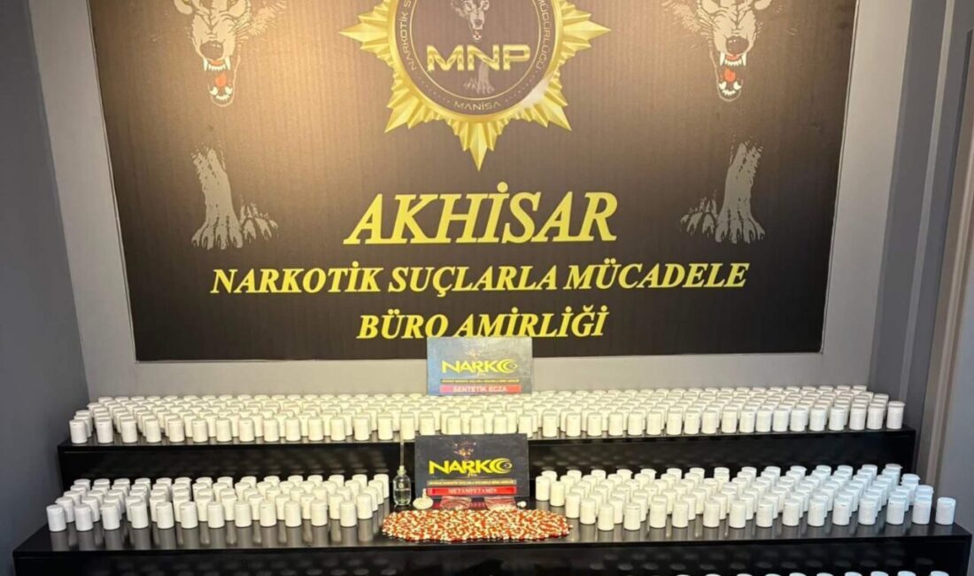 MANİSA (AA) – Manisa'nın Akhisar ilçesinde uyuşturucu operasyonunda gözaltına alınan