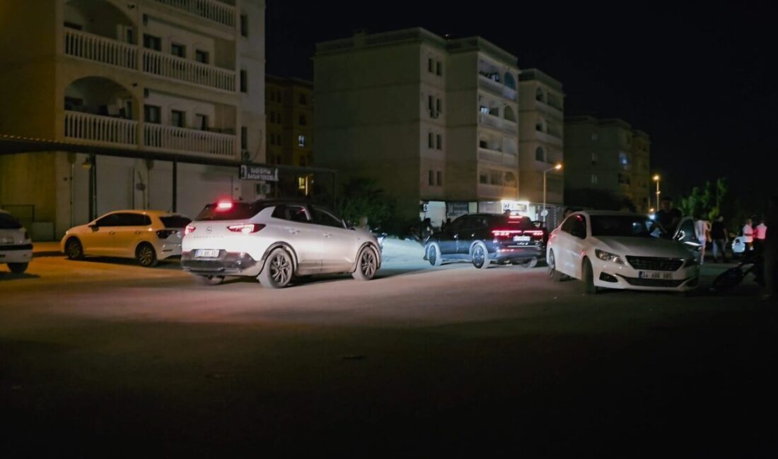 MARDİN (AA) – Mardin’in Nusaybin ilçesinde otomobil ile motosikletin çarpıştığı