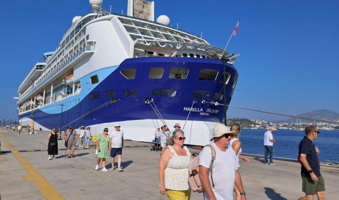 MUĞLA (AA) – Muğla'nın Bodrum ilçesine "Marella Discovery" isimli kruvaziyer