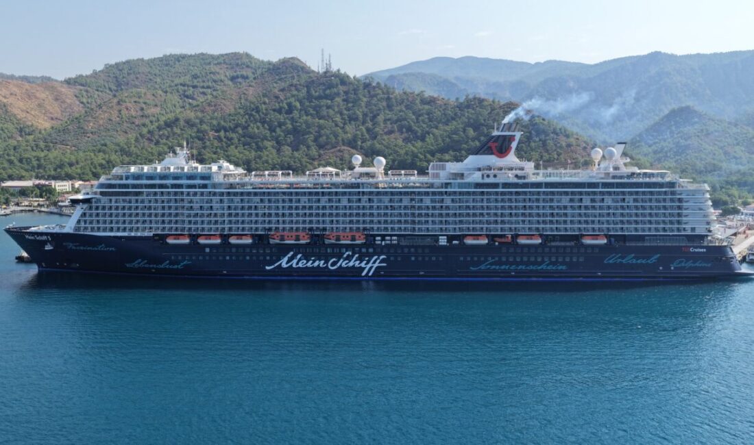 MUĞLA (AA) – Malta bayraklı kruvaziyer "Mein Schiff 5", 2