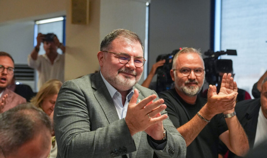 İZMİR (AA) – Menderes Belediye Meclisi'nde, tutuklanan Belediye Başkanı İlkay