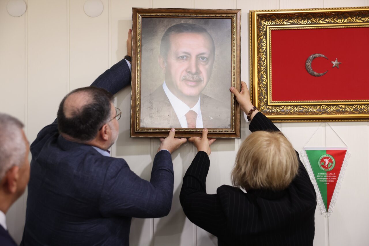 İZMİR (AA) – Menderes Belediye Başkan Vekilliğine seçilen AK Partili
